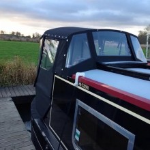 Zips in front section of Narrowboat pram